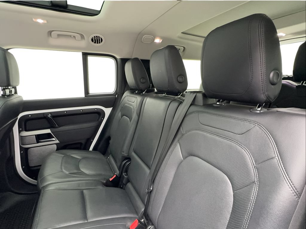 Used 2023 Land Rover Defender 130 SE AWD/4WD image 24