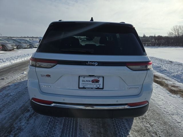 Used 2023 Jeep Grand Cherokee Laredo w/ Luxury Tech Group I image 4
