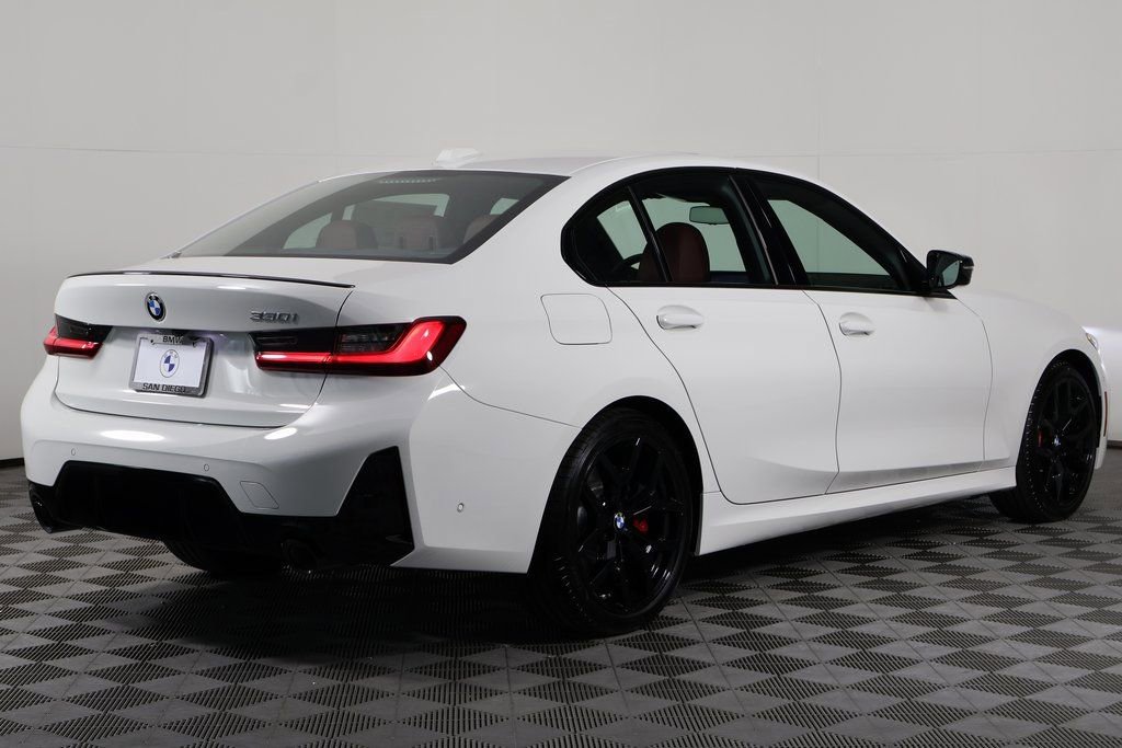 New 2026 BMW 330i Sedan w/ M Sport Package image 2