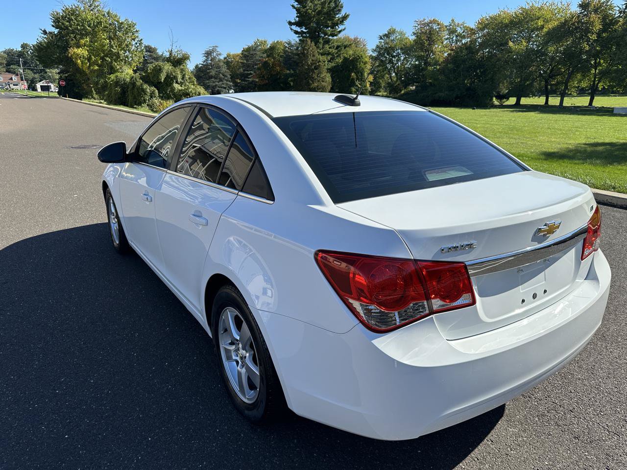 Used 2015 Chevrolet Cruze LT w/ Sun And Sound Package FWD image 7