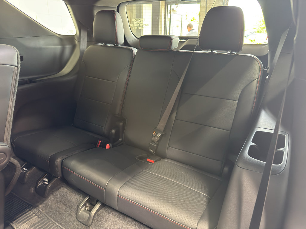 Used 2026 Chevrolet Traverse RS w/ LPO, Floor Liner Package AWD/4WD image 13