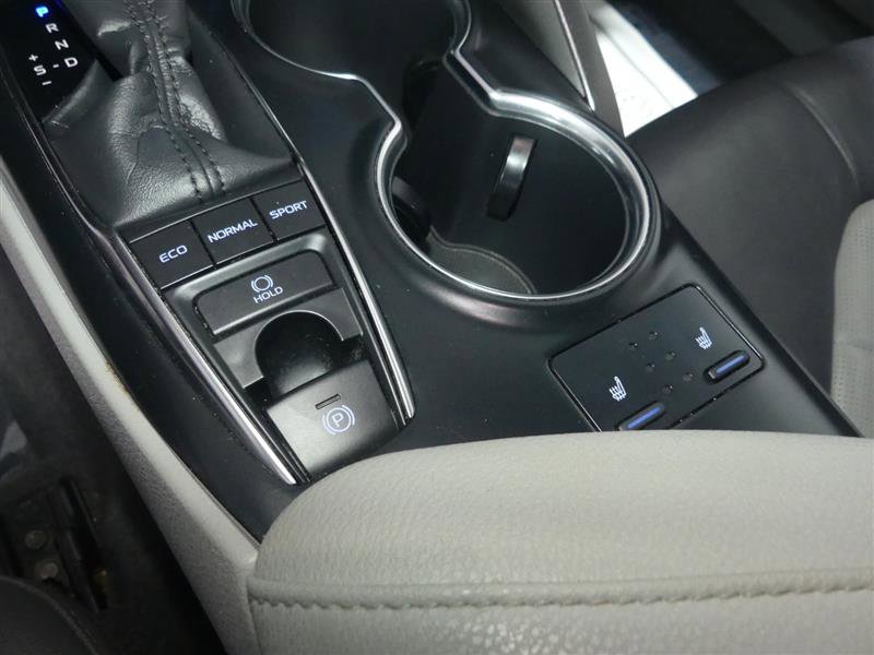 Used 2018 Toyota Camry XLE FWD image 39