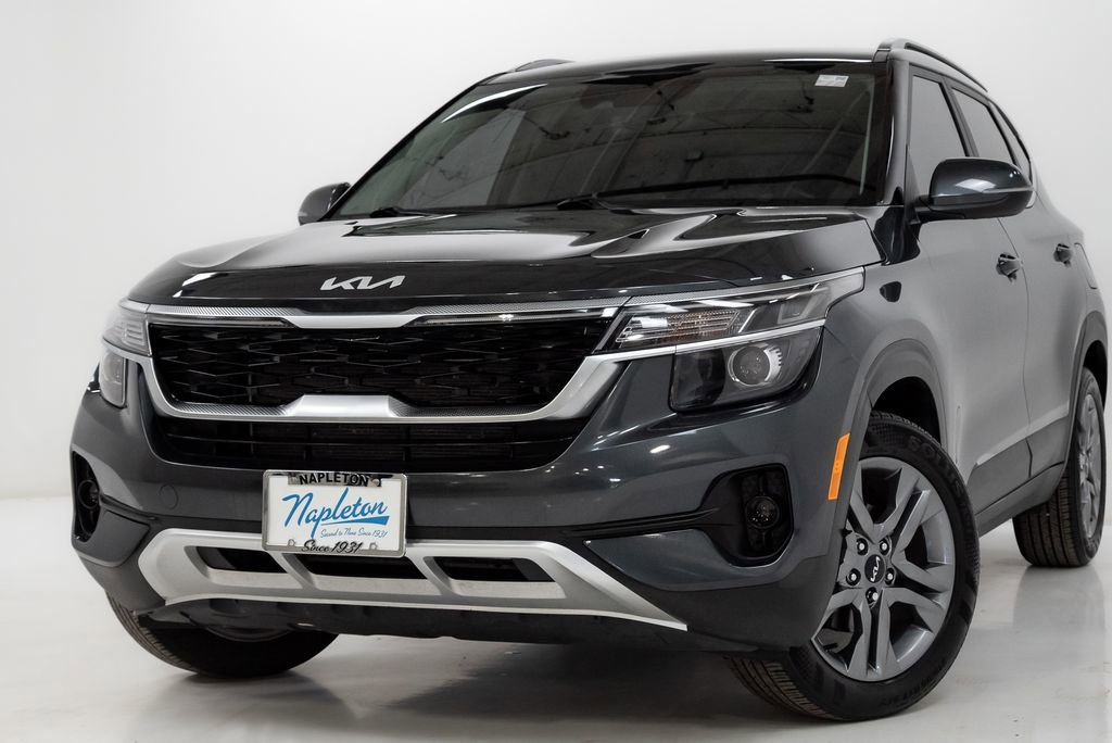 Certified 2023 Kia Seltos S image 2