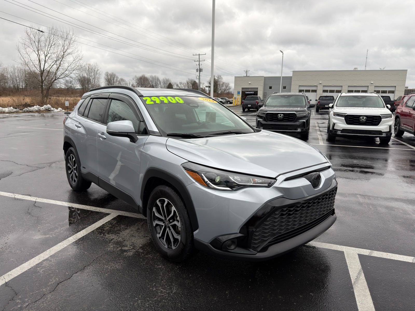 Used 2024 Toyota Corolla Cross SE image 8