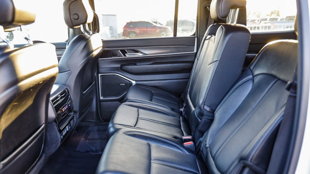 Used 2024 Jeep Wagoneer Series II w/ Flexible Seating Group AWD/4WD image 22