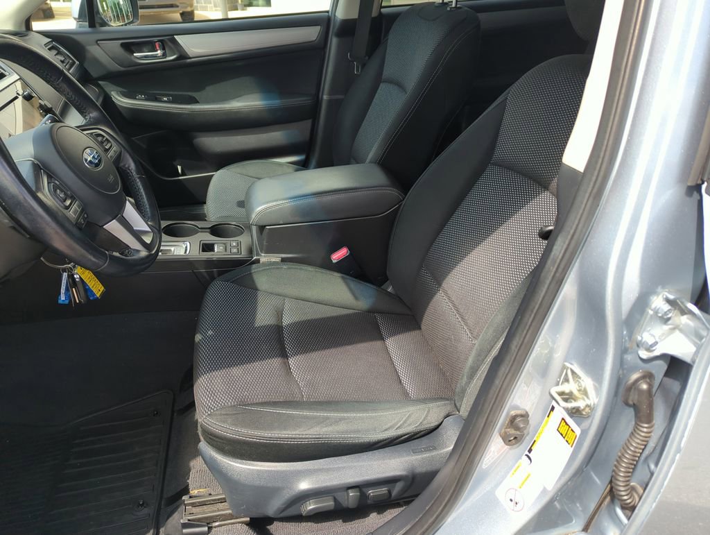 Used 2017 Subaru Outback 2.5i Premium image 12