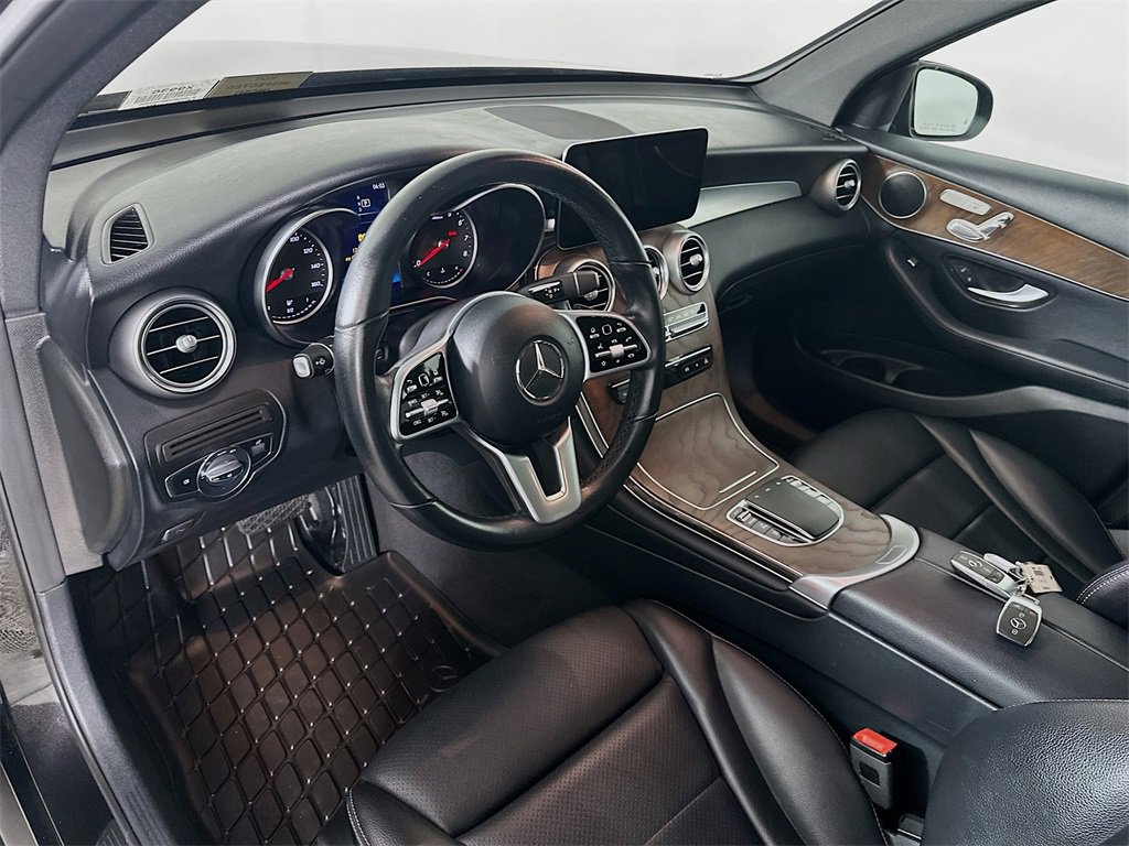 Used 2021 Mercedes-Benz GLC 300 4MATIC w/ Premium Package image 30