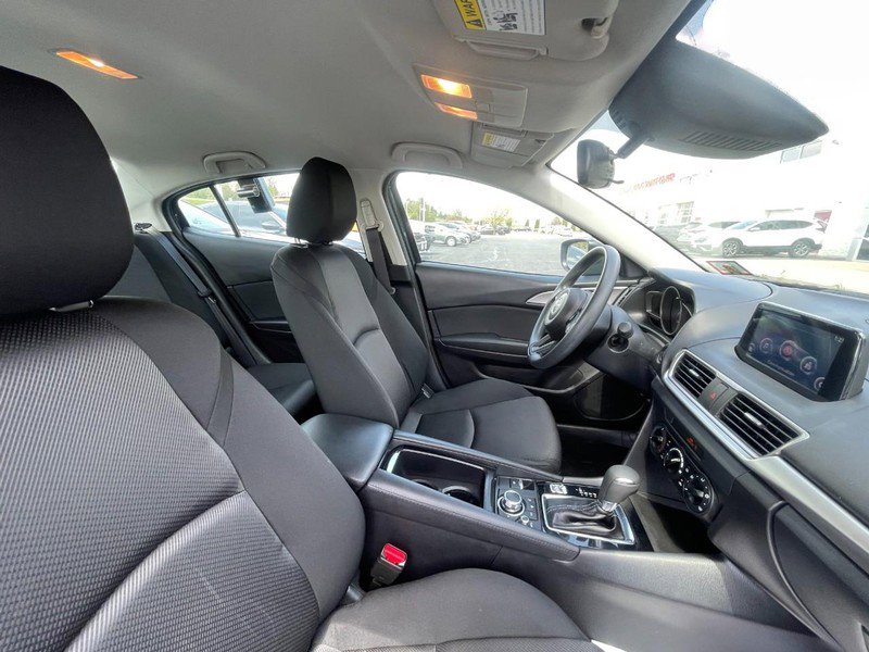Used 2018 MAZDA MAZDA3 Sport FWD image 6