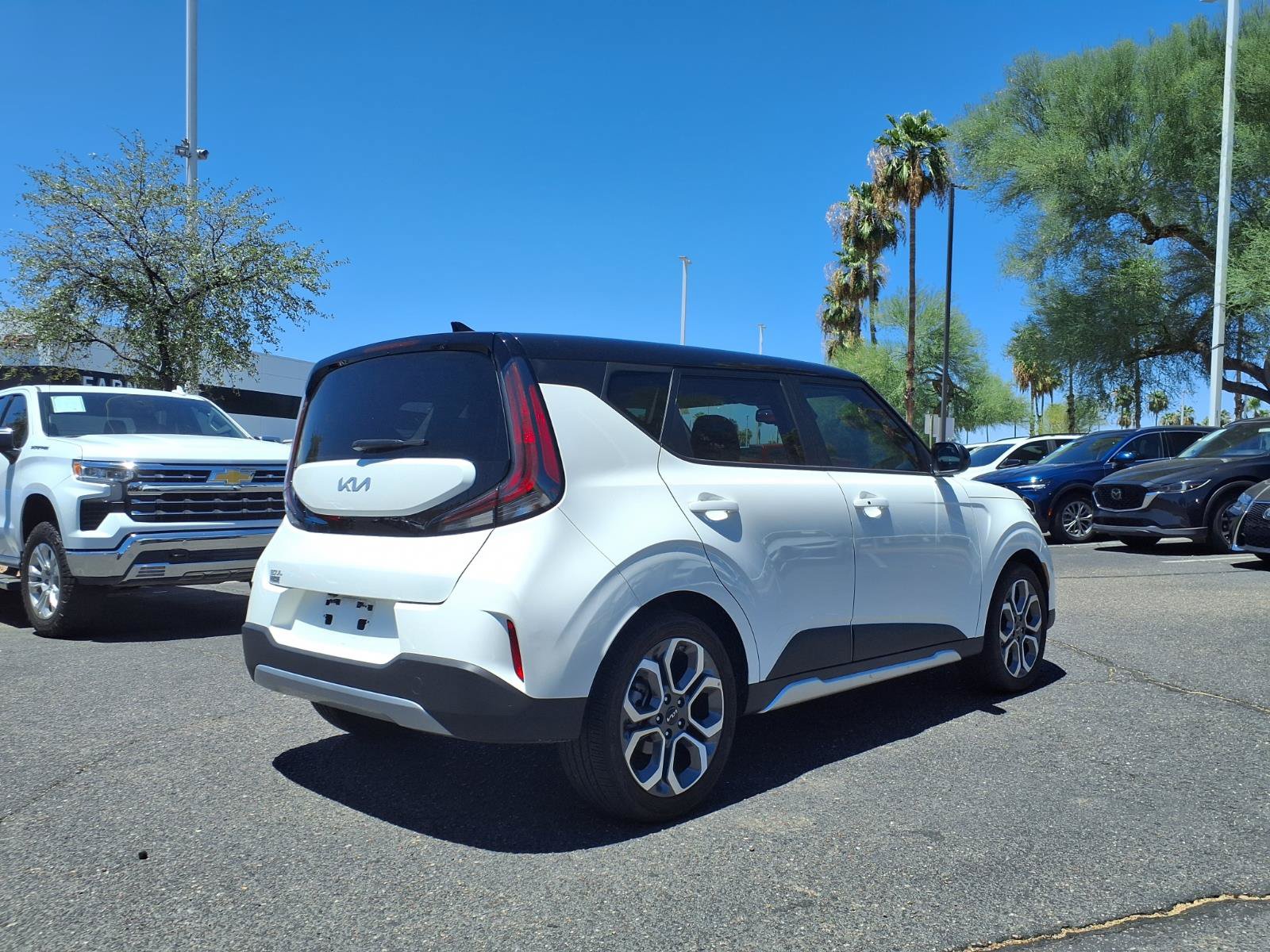 Used 2025 Kia Soul EX FWD image 4