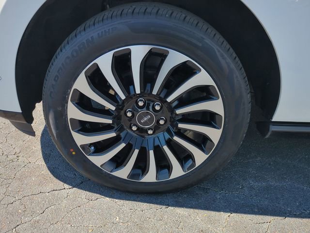 Used 2022 Lincoln Navigator Black Label image 10