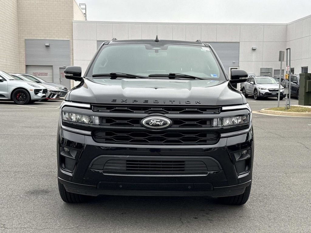 Used 2024 Ford Expedition Limited AWD/4WD image 7