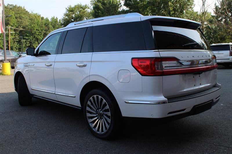 Used 2018 Lincoln Navigator Reserve w/ Technology Package AWD/4WD image 3