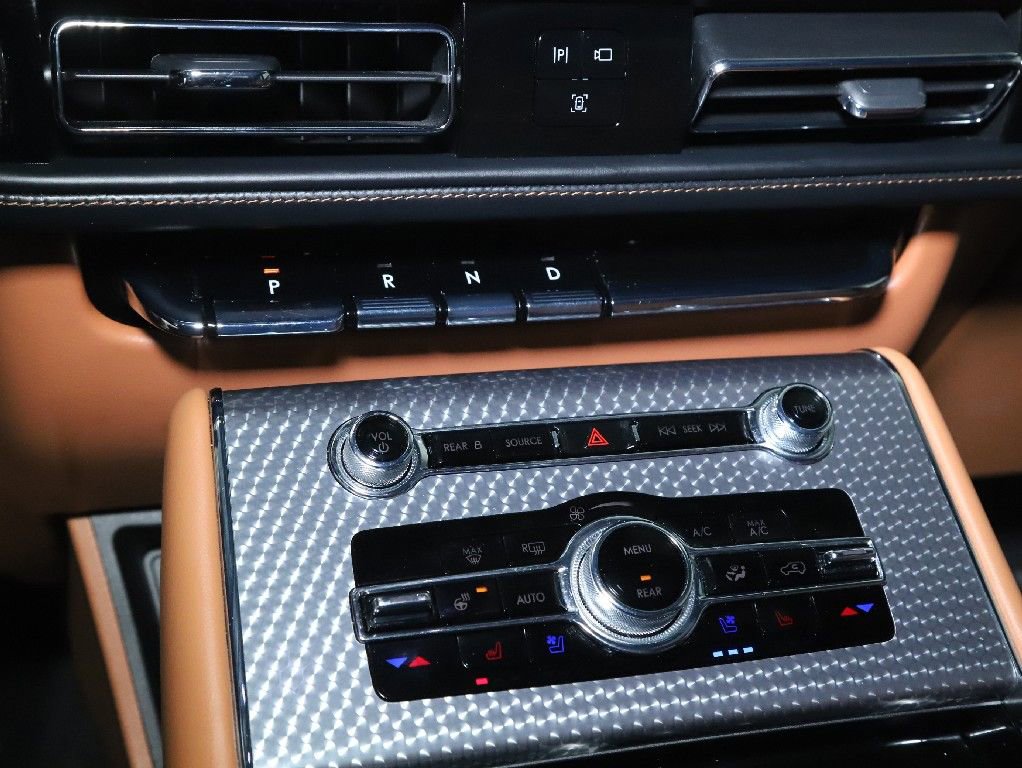 Certified 2023 Lincoln Aviator Black Label w/ Class IV Trailer Tow Package AWD/4WD image 27