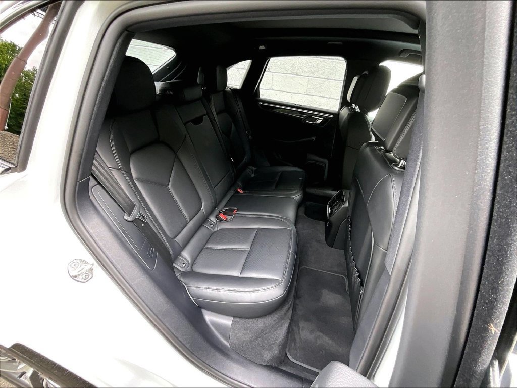 Certified 2023 Porsche Macan S AWD/4WD image 20