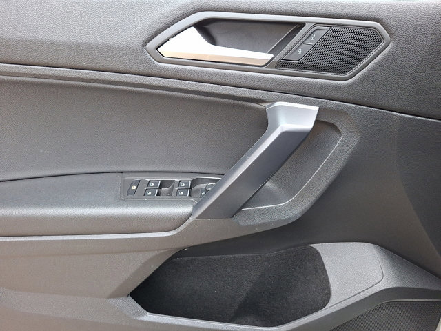 Used 2021 Volkswagen Tiguan SEL image 12