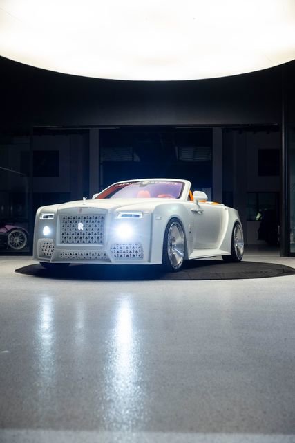 Used 2020 Rolls-Royce Dawn RWD image 28