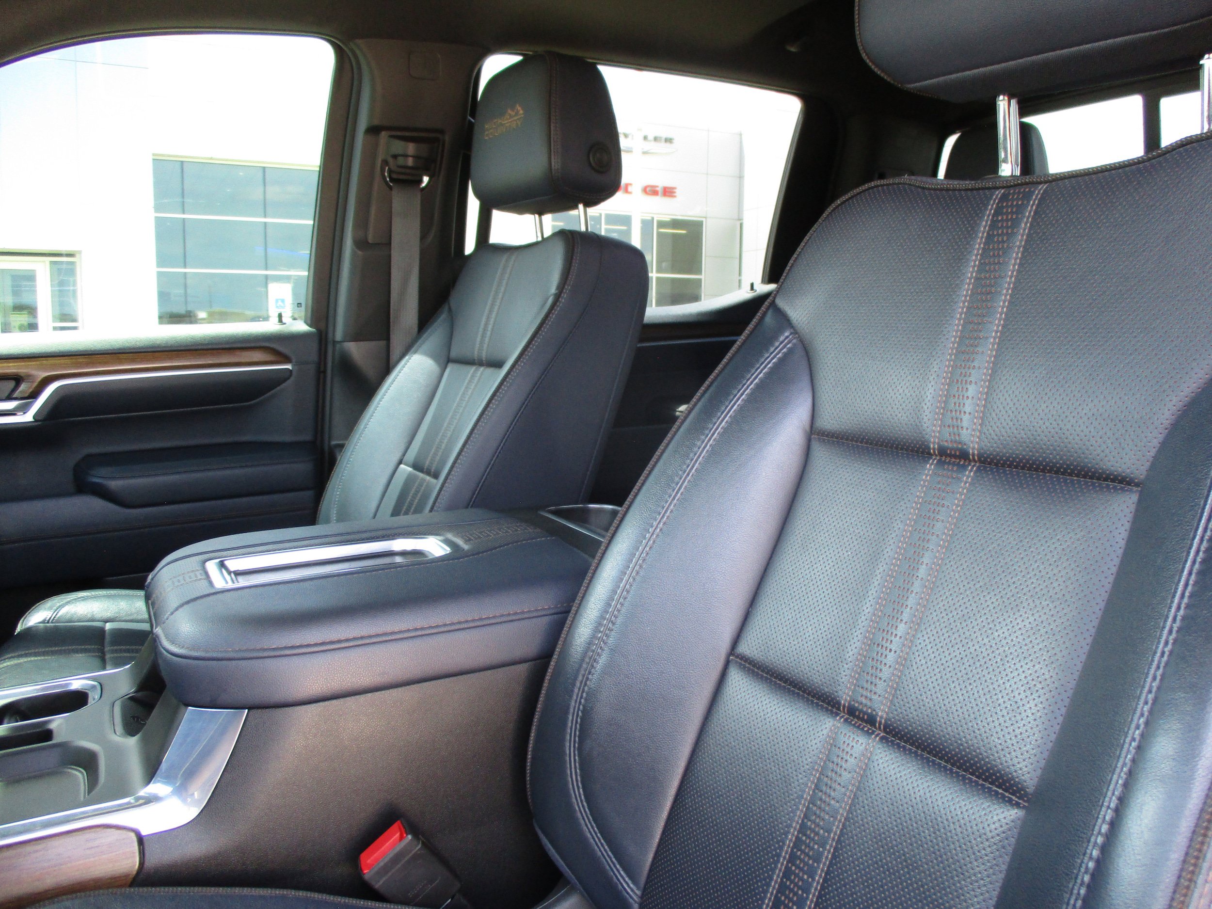 Used 2022 Chevrolet Silverado 1500 High Country w/ High Country Premium Package AWD/4WD image 40
