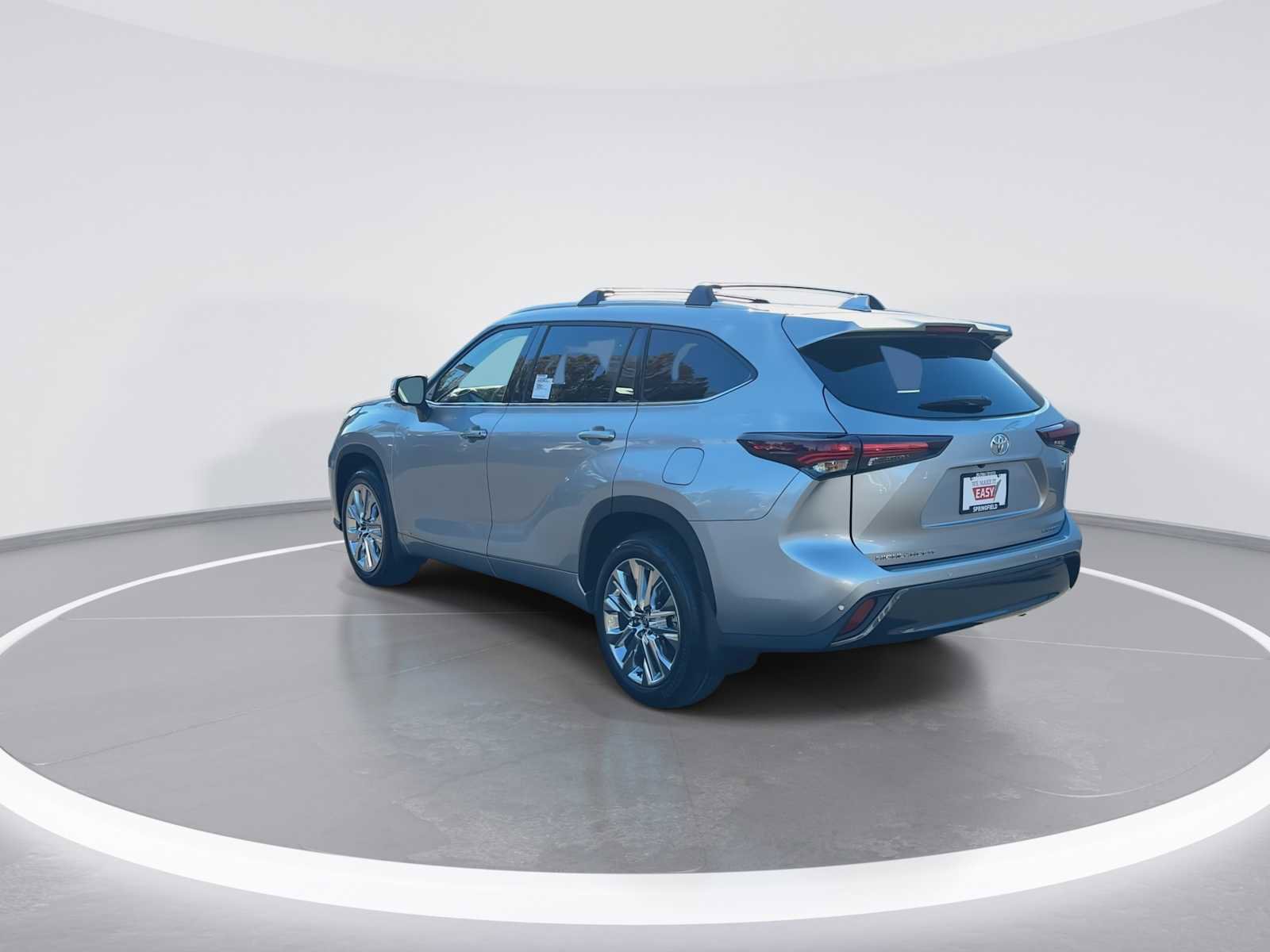 New 2025 Toyota Highlander Limited image 6