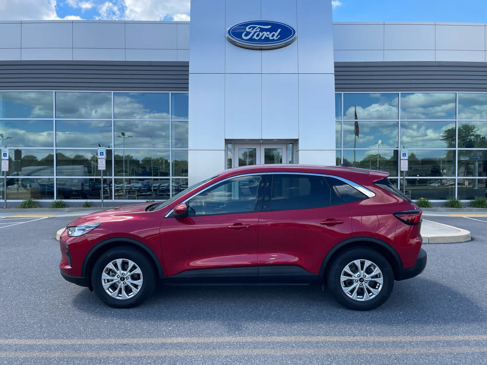 Used 2023 Ford Escape Active w/ Tech Pack #2 AWD/4WD video 1