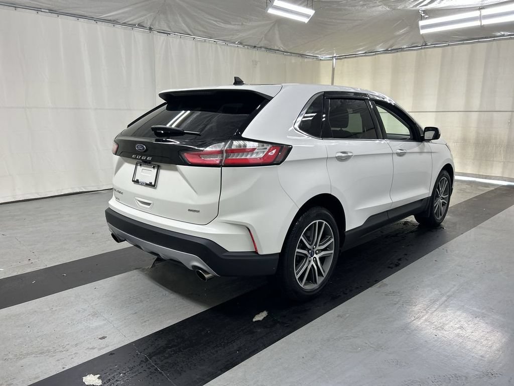 Used 2022 Ford Edge Titanium AWD/4WD image 2
