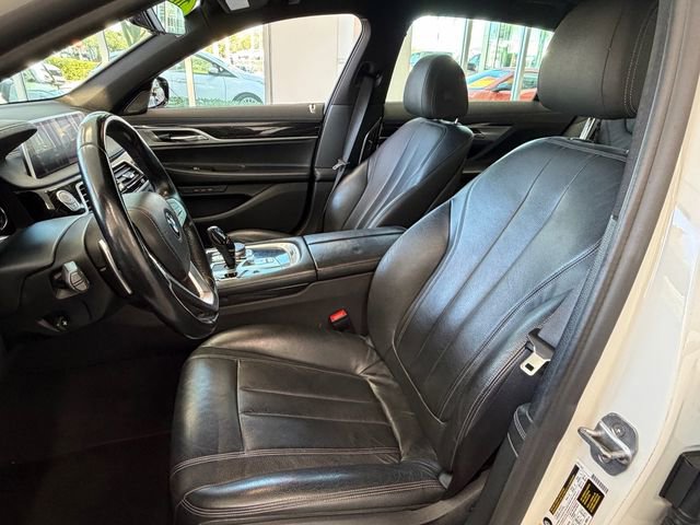 Used 2019 BMW 740i w/ M Sport Package RWD image 5