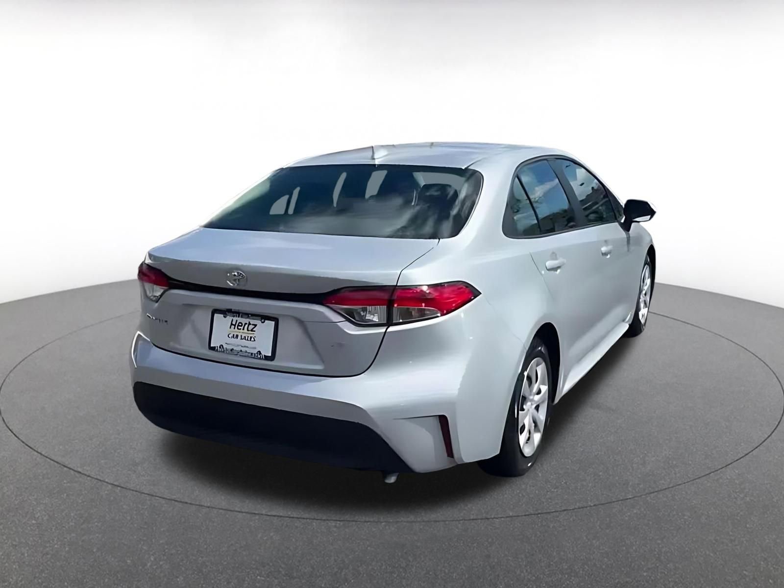 Used 2025 Toyota Corolla LE image 14