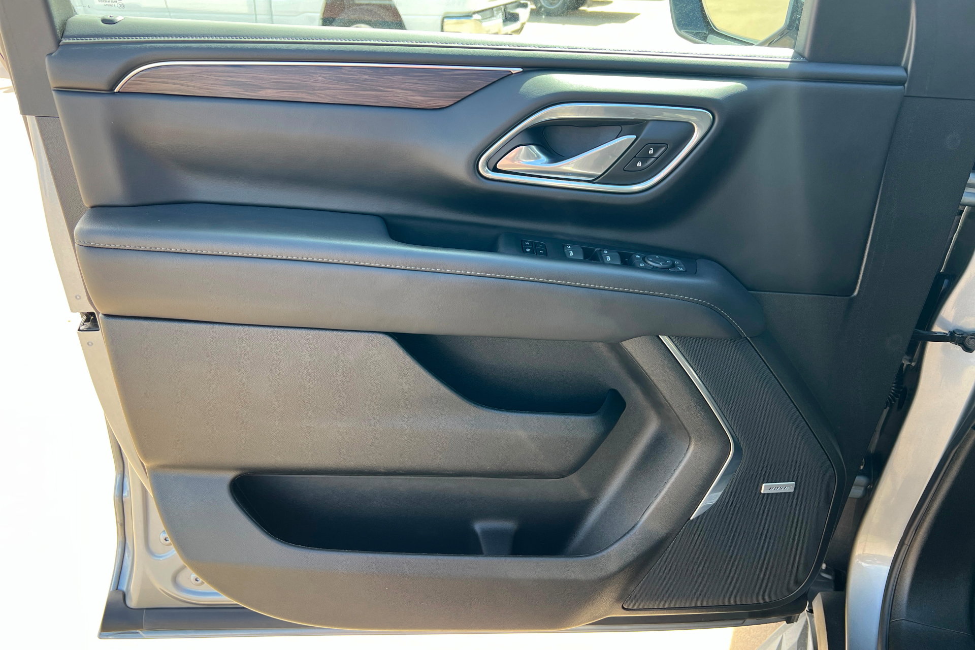 Used 2023 Chevrolet Tahoe LT w/ Luxury Package image 15