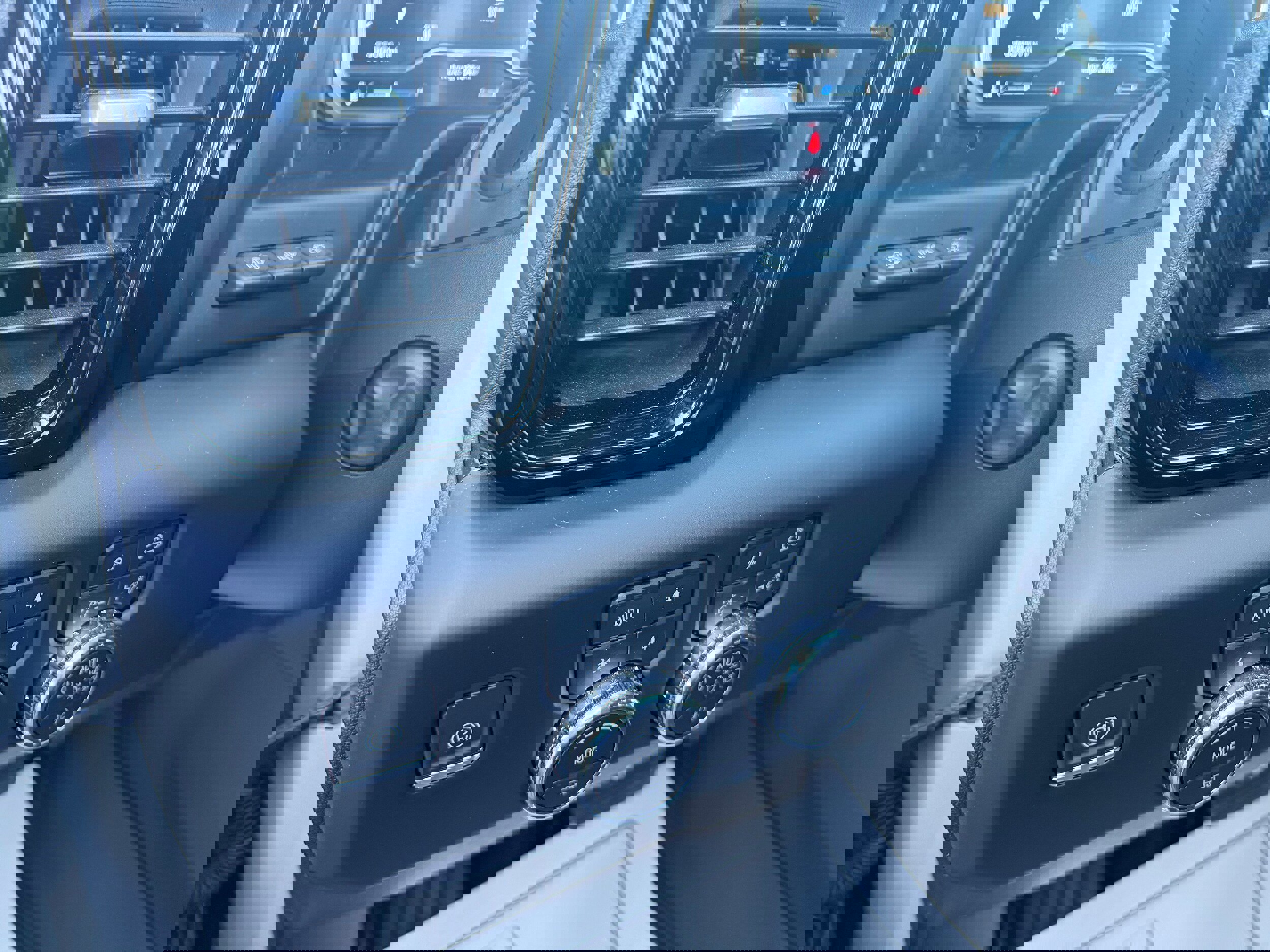 Used 2023 GMC Sierra 1500 AT4 w/ AT4 Premium Package image 17