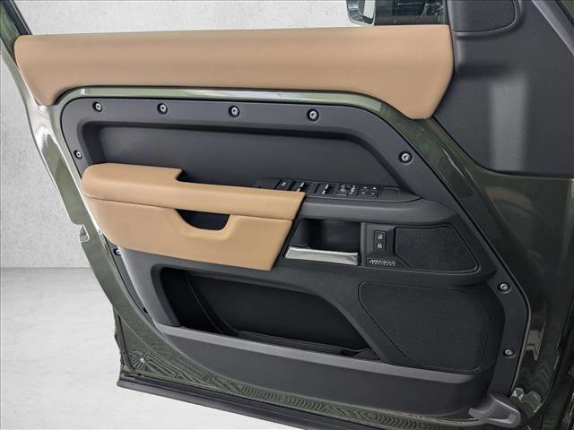 New 2026 Land Rover Defender 110 X-Dynamic SE image 17