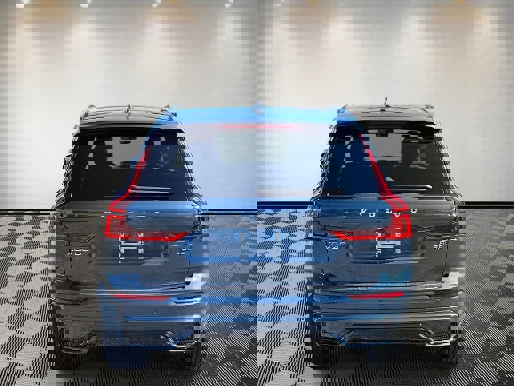 New 2026 Volvo XC60 B5 Plus w/ Climate Package image 4