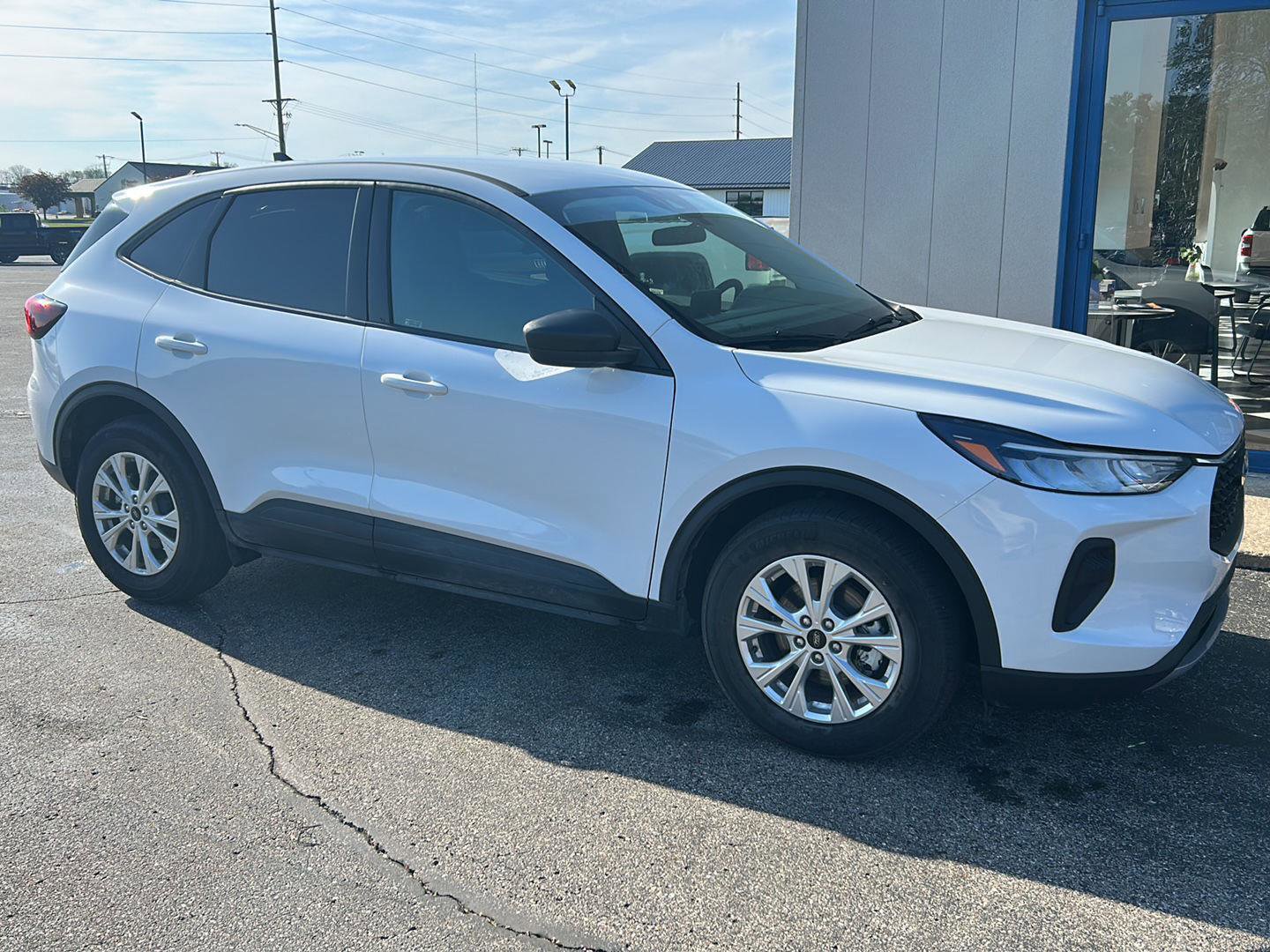 Used 2025 Ford Escape Active w/ Cold Weather Package FWD image 3