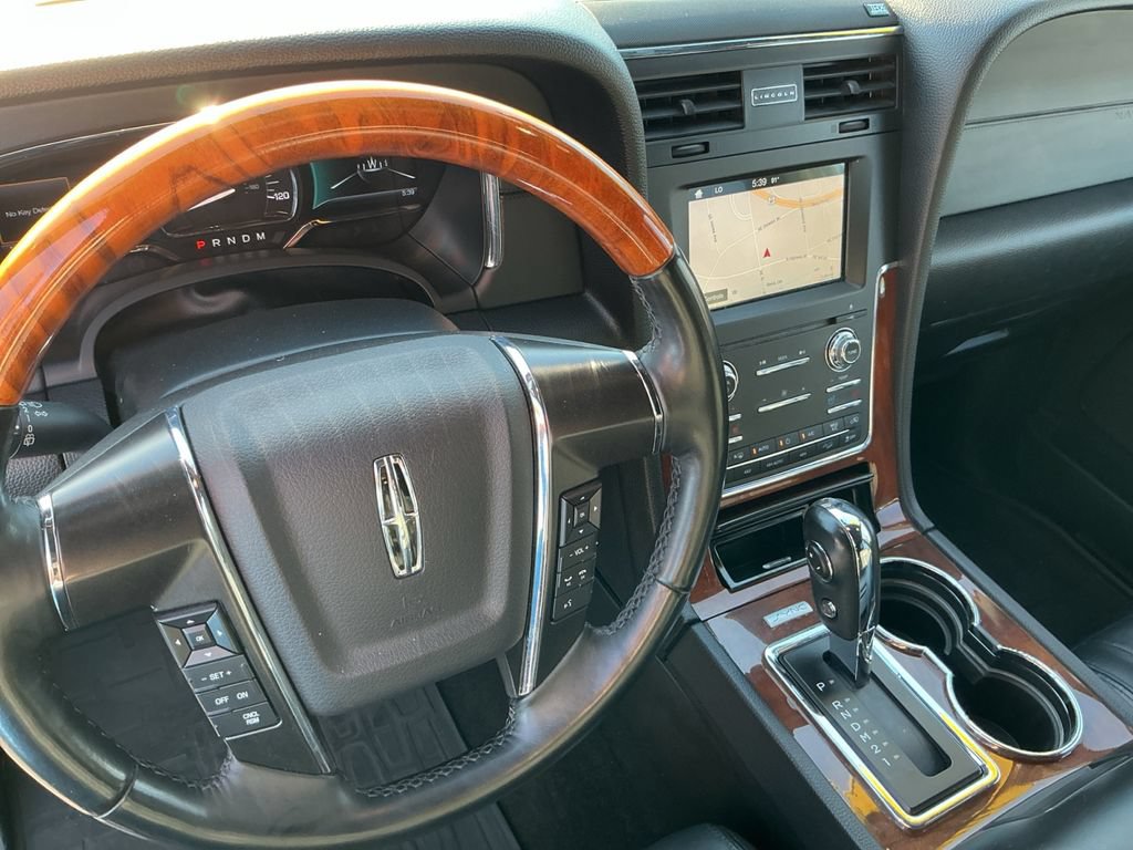 Used 2016 Lincoln Navigator Select AWD/4WD image 12