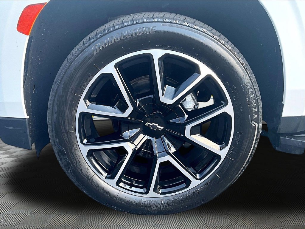 Used 2022 Chevrolet Tahoe RST w/ Luxury Package AWD/4WD image 7