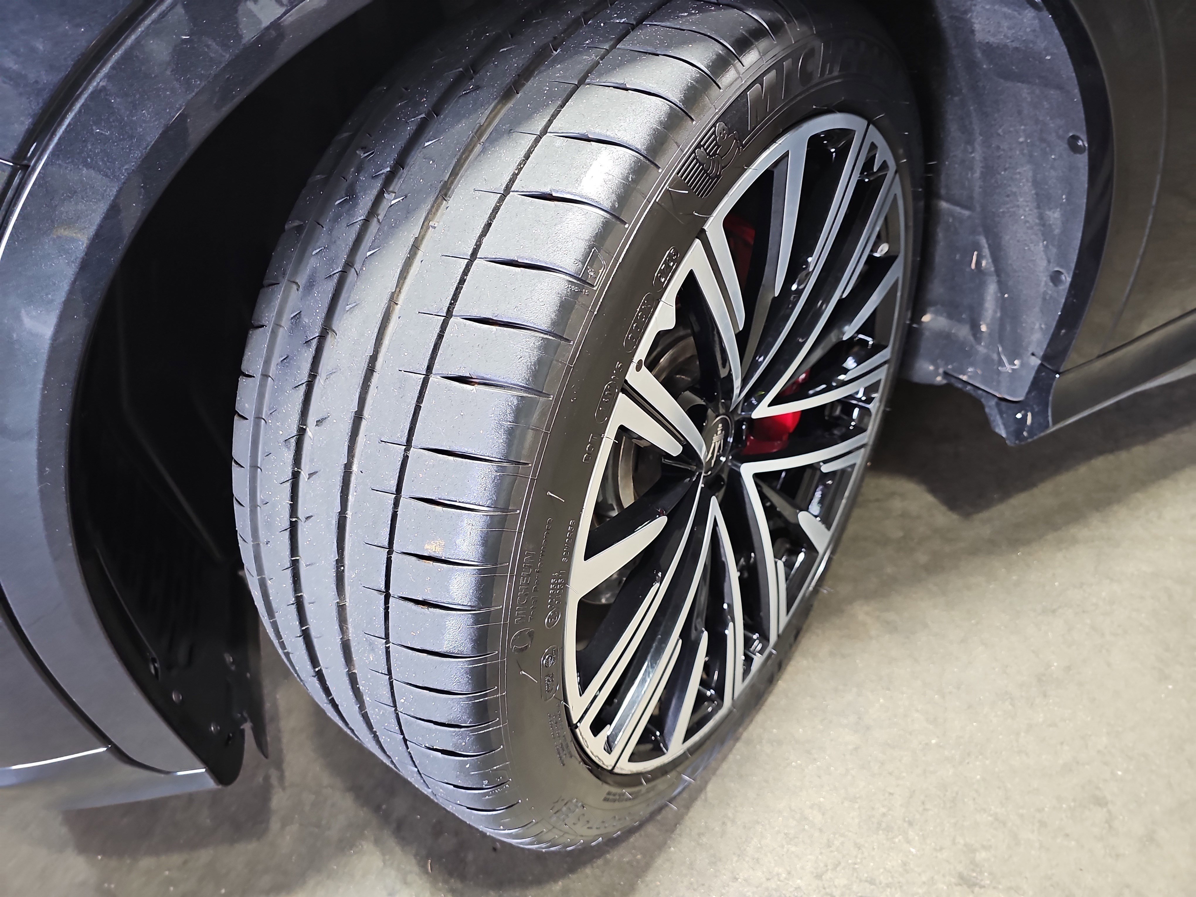 Used 2023 Maserati Grecale Trofeo AWD/4WD image 34