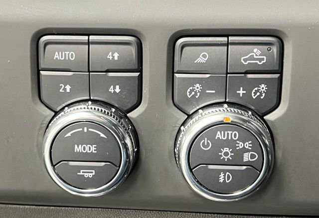 Used 2025 GMC Sierra 3500 AT4 w/ AT4 Premium Plus Package image 32