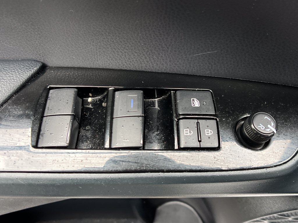 Certified 2021 Toyota Prius Prime LE FWD image 12