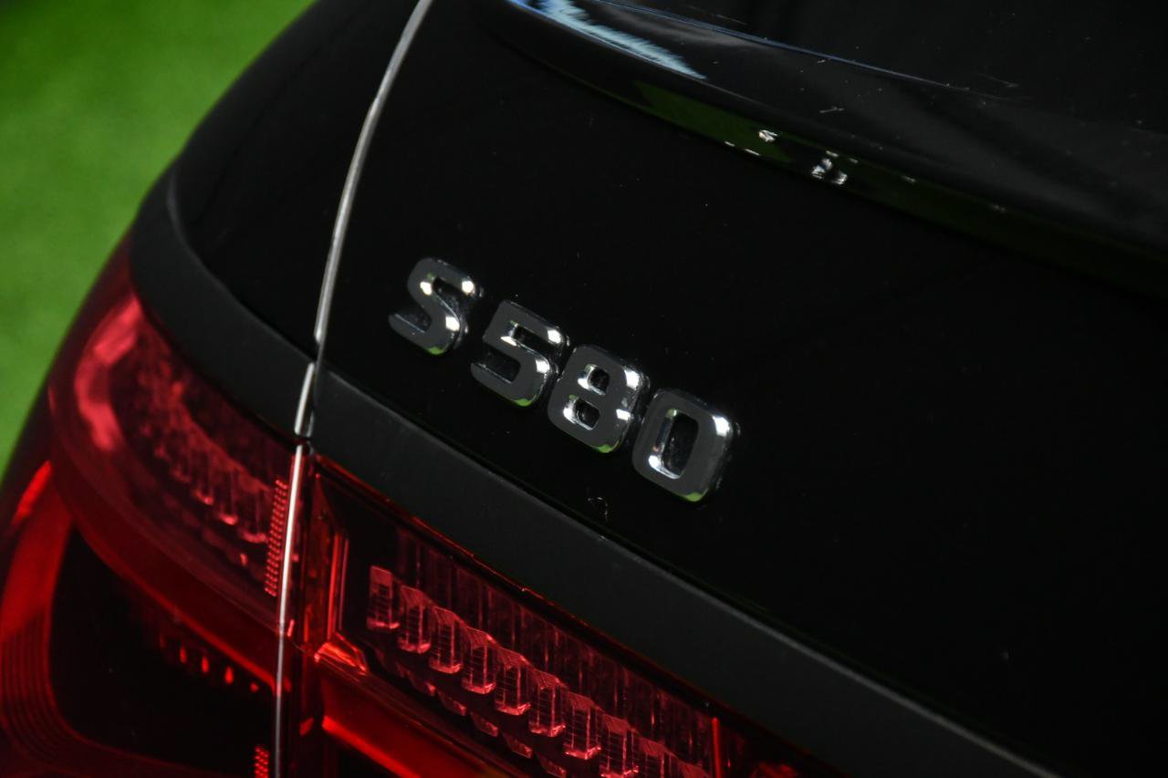 Used 2022 Mercedes-Benz S 580 4MATIC Sedan w/ AMG Line Package image 7