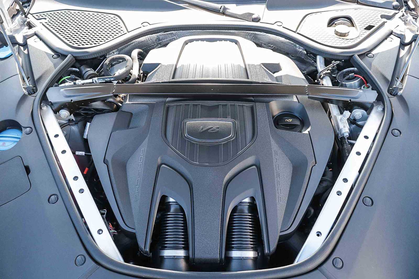 Used 2025 Porsche Panamera 4 image 38