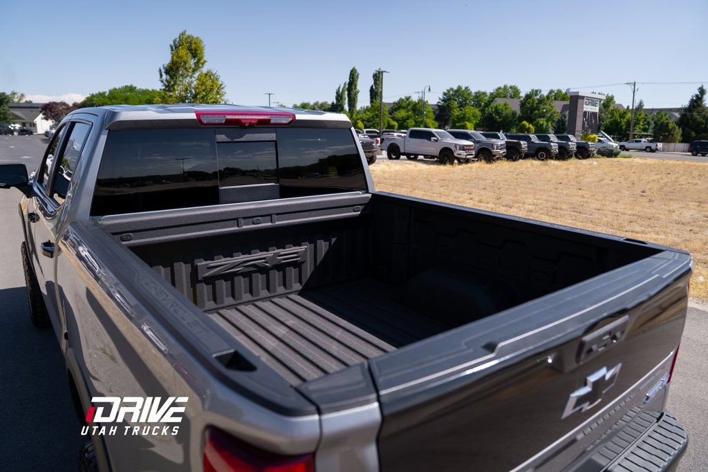 Used 2024 Chevrolet Silverado 1500 ZR2 w/ Technology Package image 18