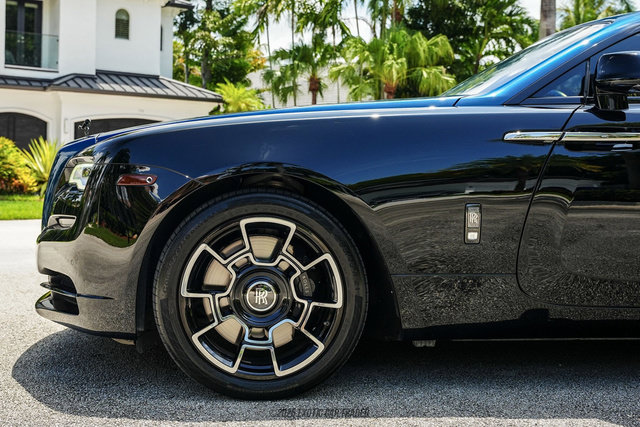 Used 2019 Rolls-Royce Wraith RWD image 4