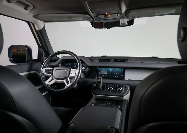 Used 2020 Land Rover Defender 110 SE image 11