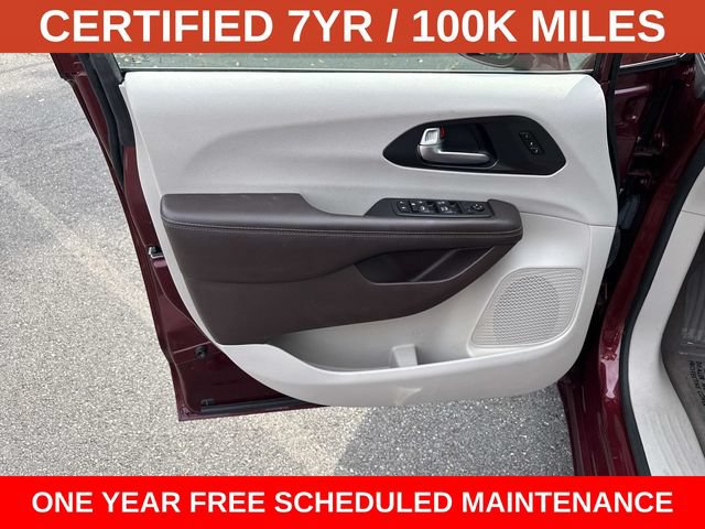 Used 2021 Chrysler Pacifica Touring-L w/ Premium & Safety Sphere Group AWD/4WD image 13