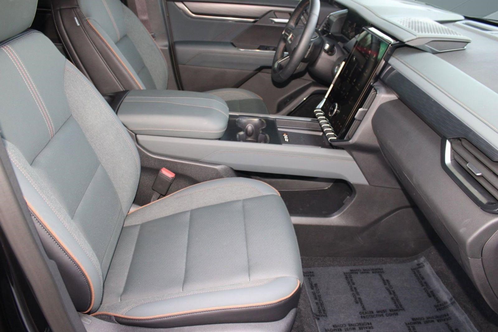 Used 2026 GMC Acadia AT4 AWD/4WD image 33