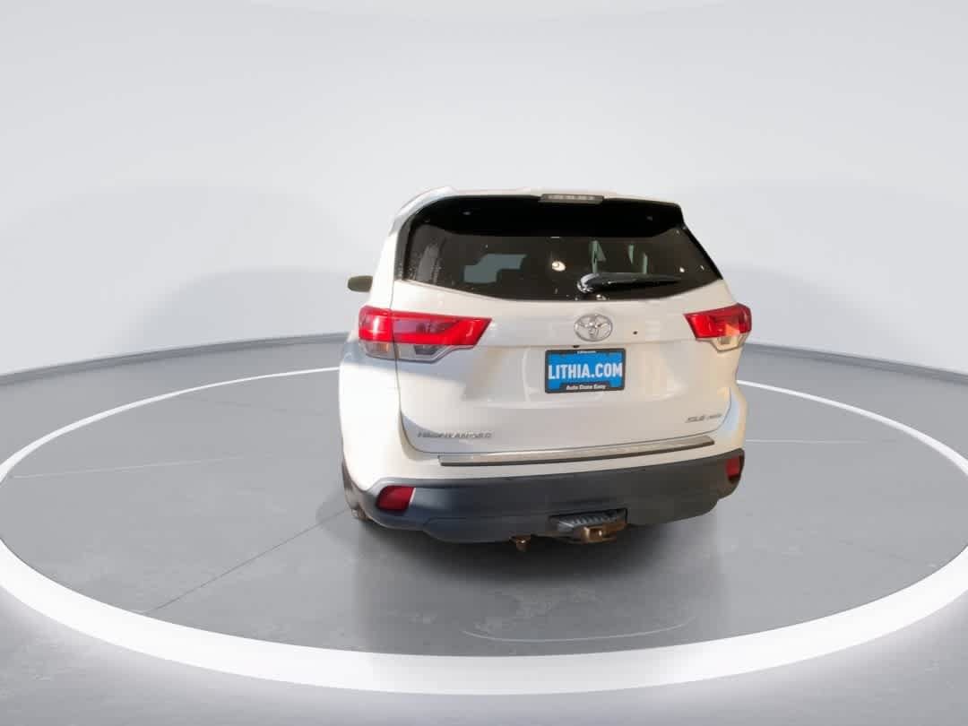 Used 2019 Toyota Highlander XLE AWD/4WD image 7