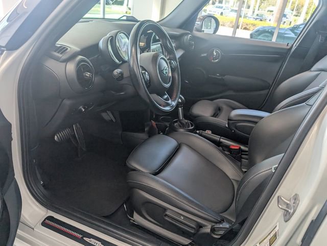 Used 2019 MINI Cooper S image 6