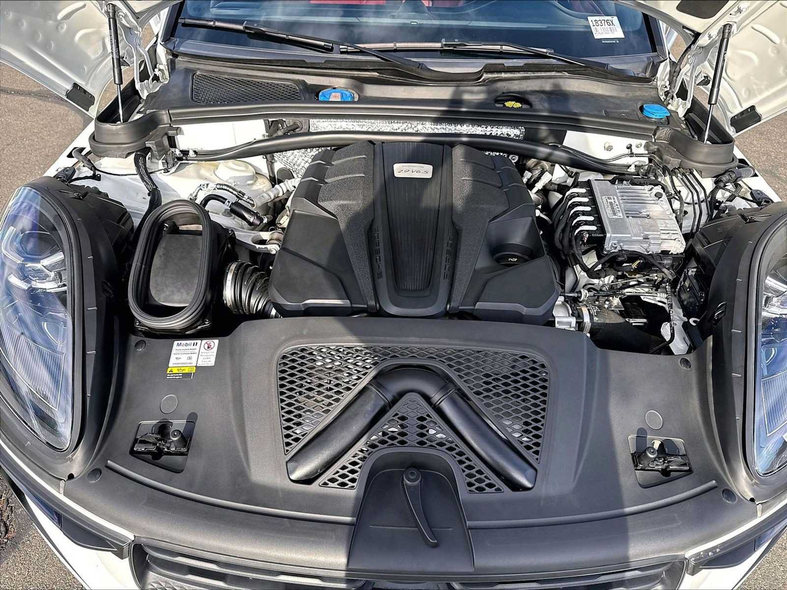 Used 2022 Porsche Macan S AWD/4WD image 12