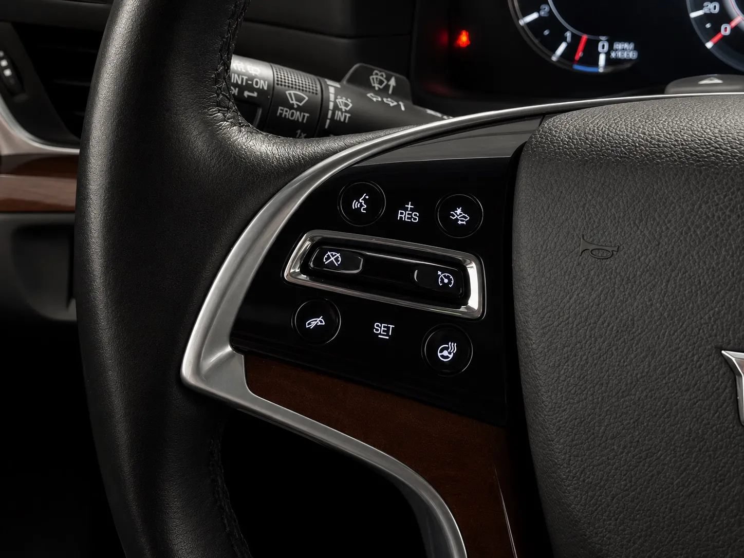 Used 2020 Cadillac Escalade ESV Luxury AWD/4WD image 34