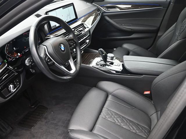 Used 2022 BMW 530i xDrive w/ Convenience Package image 18