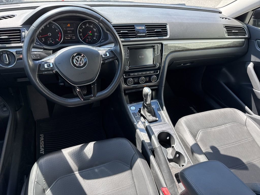 Used 2018 Volkswagen Passat 2.0T SE FWD image 16