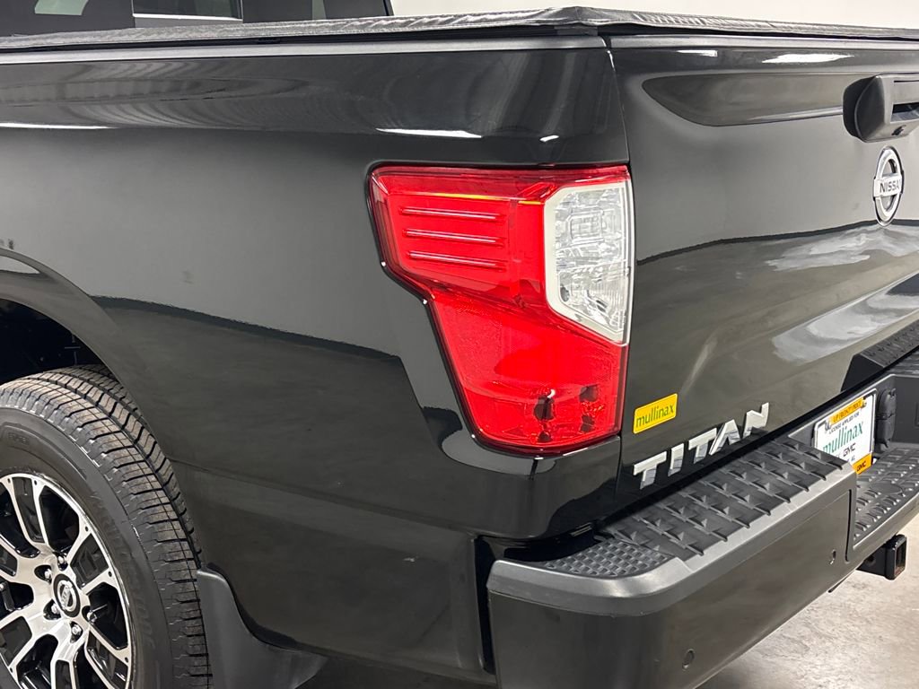 Used 2021 Nissan Titan SV w/ Accessory Utility Package image 15